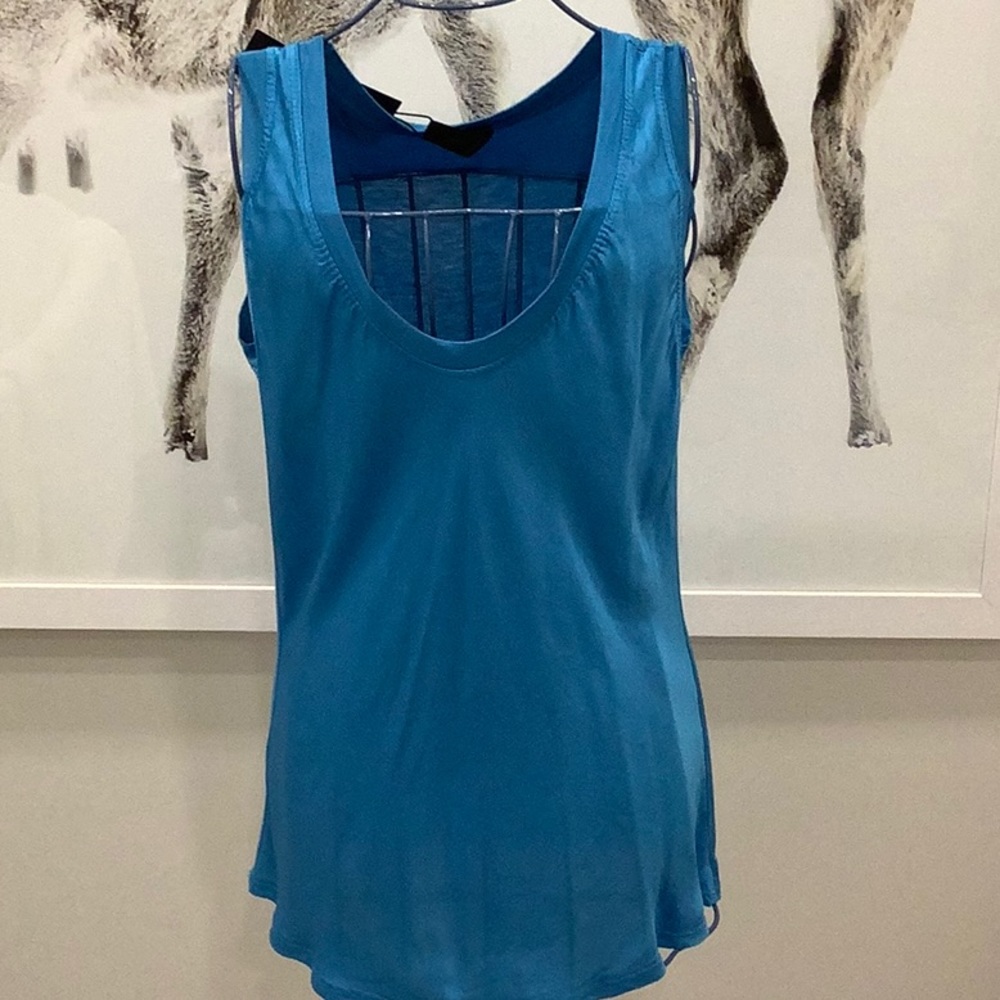 Venti 6 silky soft tank with contrast back NWT